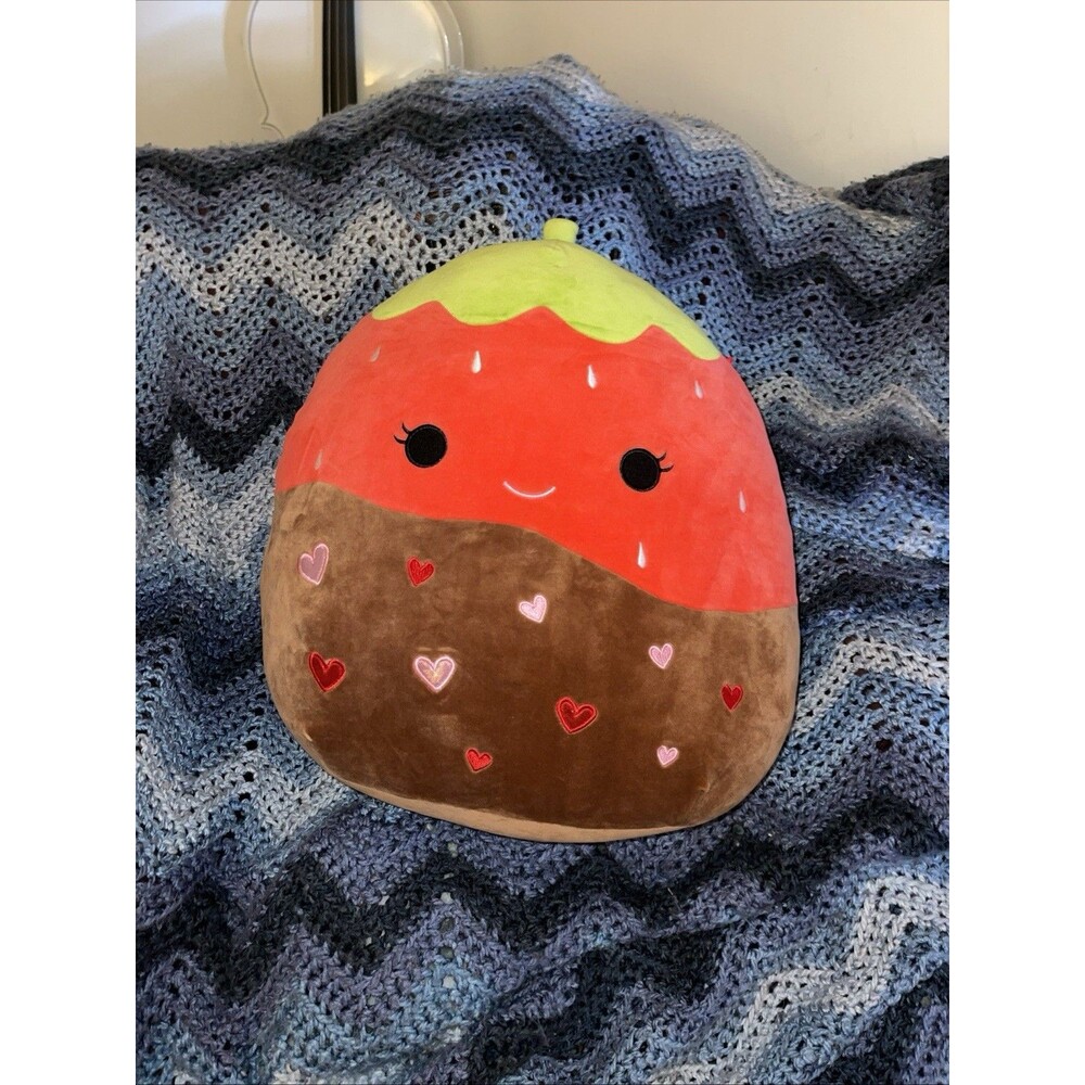 Squishmallows Scarlet 2021 Jumbo Plush Valentine Chocolate Strawberry